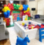 Lux white ball pit